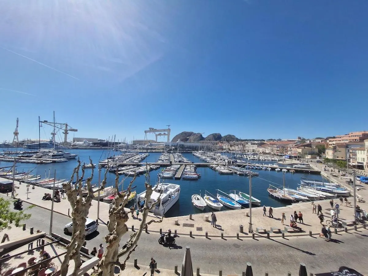 Le Cosy Vip, Un Balcon Face Au Vieux Port Apartment La Ciotat France